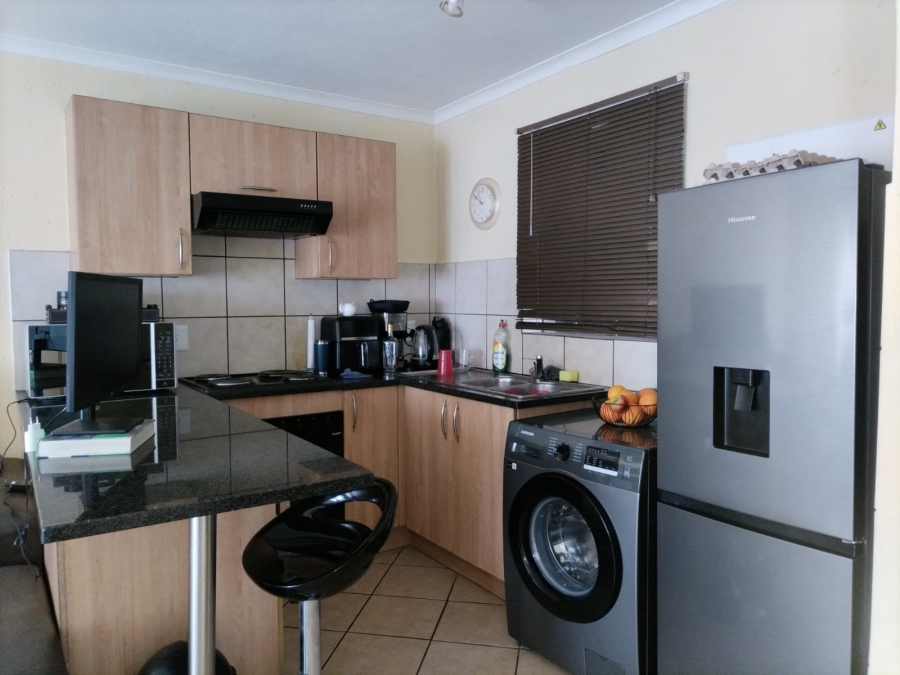 1 Bedroom Property for Sale in Waterval East North West